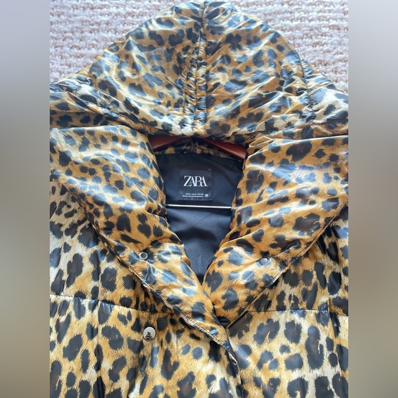 Stylish Oversized water resistant puffer jacket in leopard print, size M - Picture 5 of 5